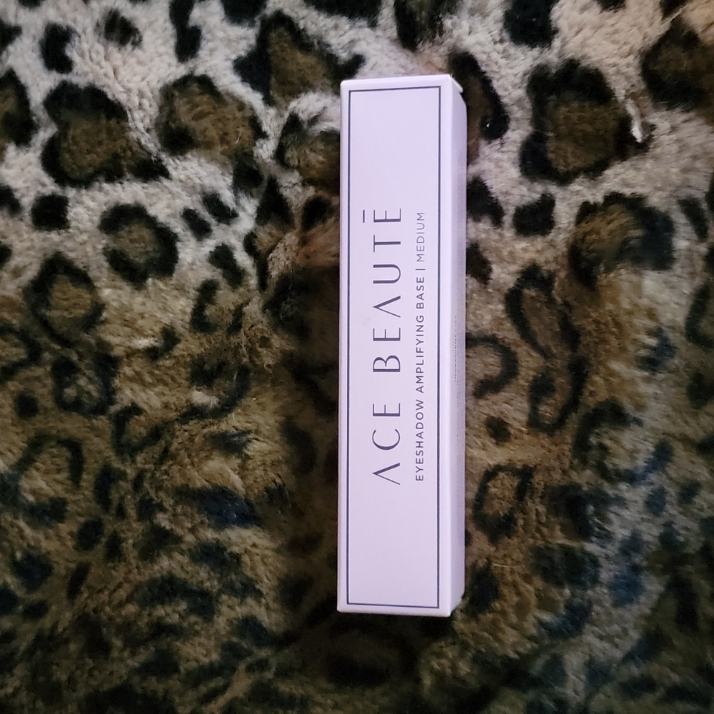 Eye Shadow Amplifying Base (Medium)